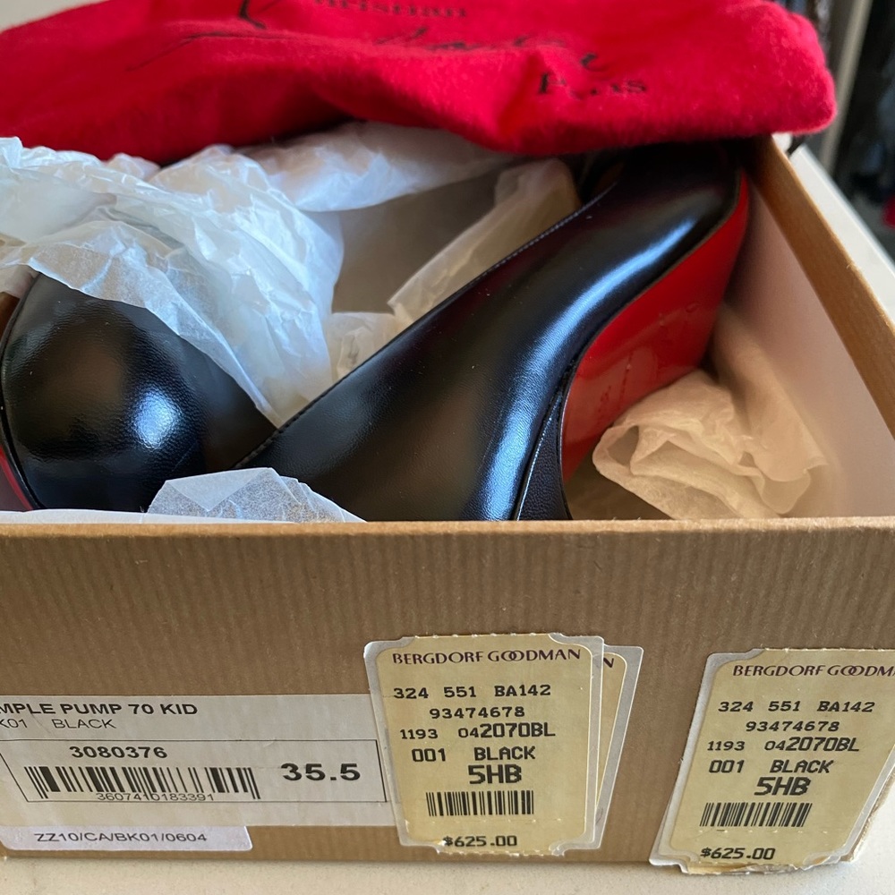AUTHENTIC Christian Louboutin New Simple Pump 35.5